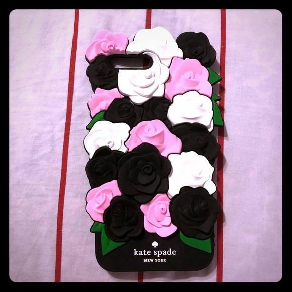 kate spade Accessories - 🌹Kate spade ♠️ Rose case🌹
